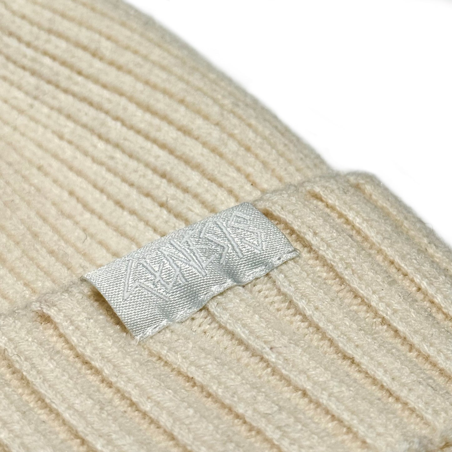 ALL WHITE BEANIE